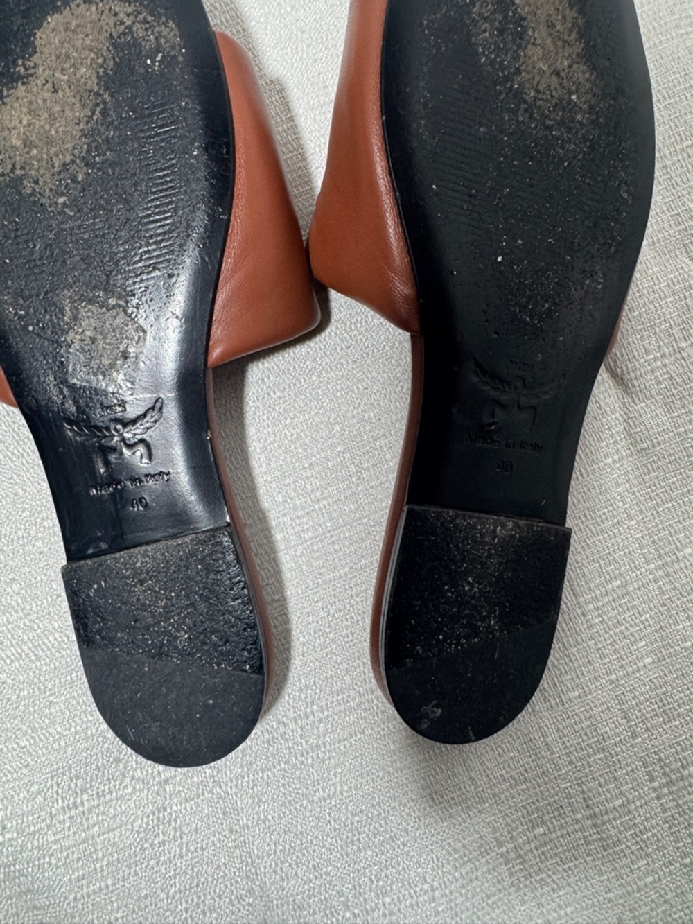 MCM Cognac Leather Slide Sandals Size 40 Made in Italy Logo Embossed - Picture 6 of 6